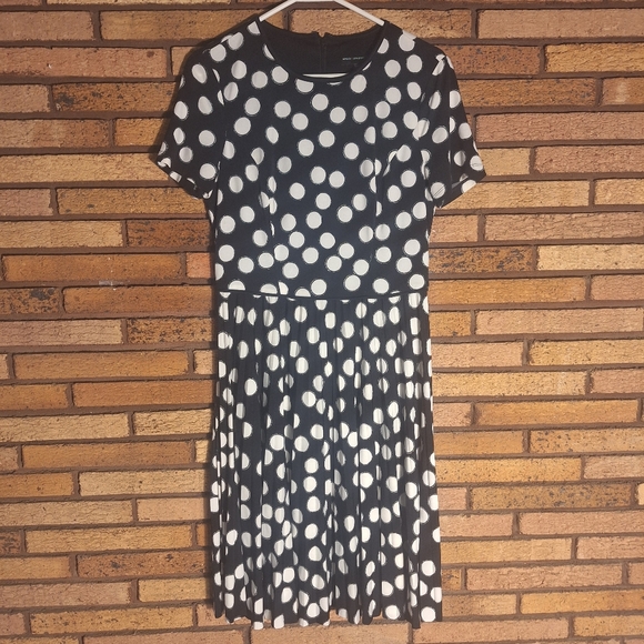 Maggy London Dresses & Skirts - Maggy London Size 8 Black and White Polka Dot Dress